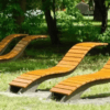 Leżak stalowo drewniany rest w terenie